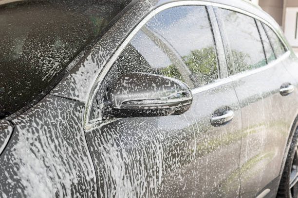 Pena na automobilu